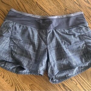 Size 8 Lululemon Women's Shorts GUC